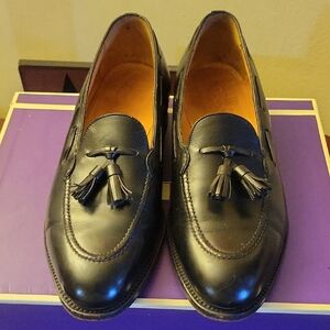 Elegant Black Tassel Loafers for Men